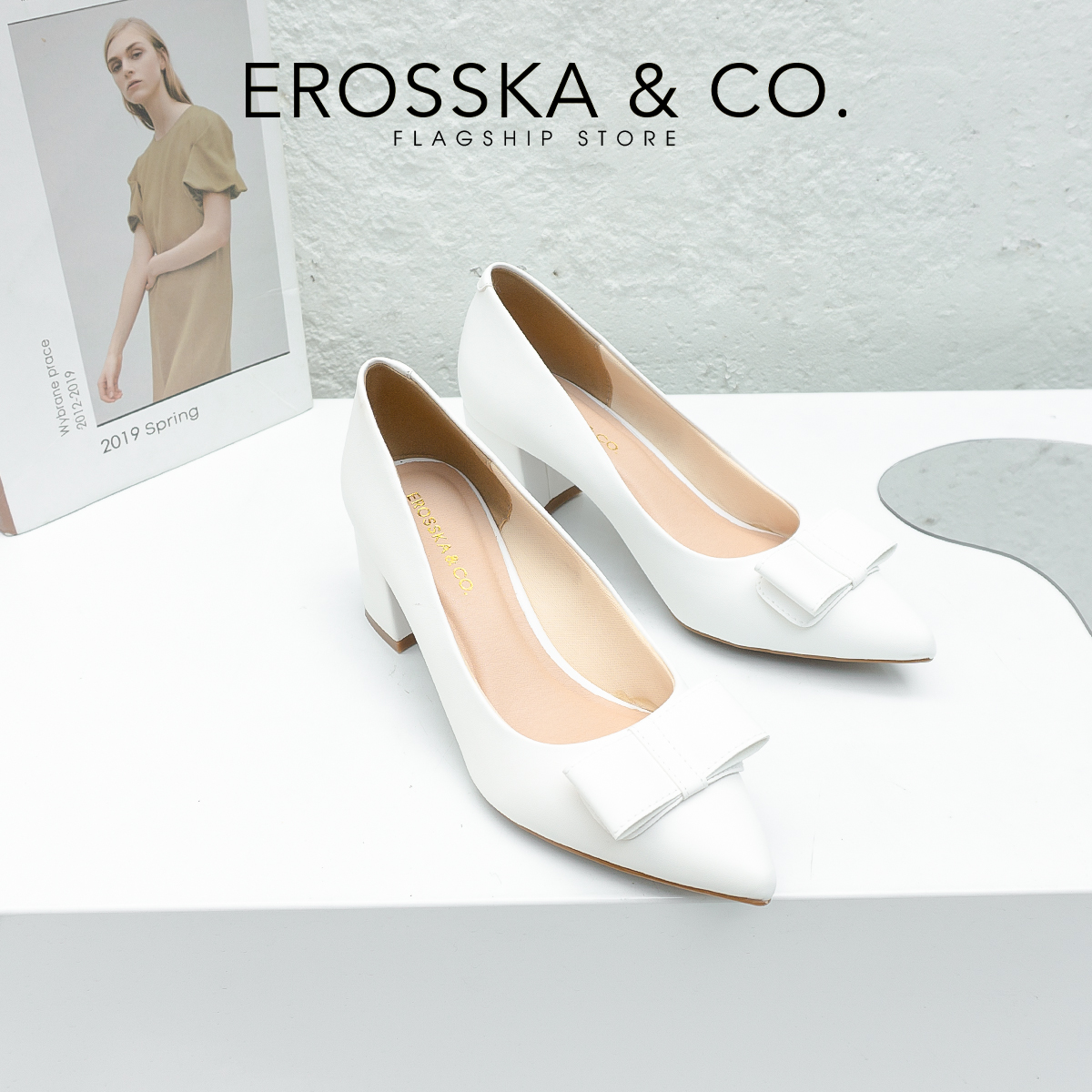 Erosska - Giày cao gót mũi nhọn phối nơ cao 5cm màu nude - EP015