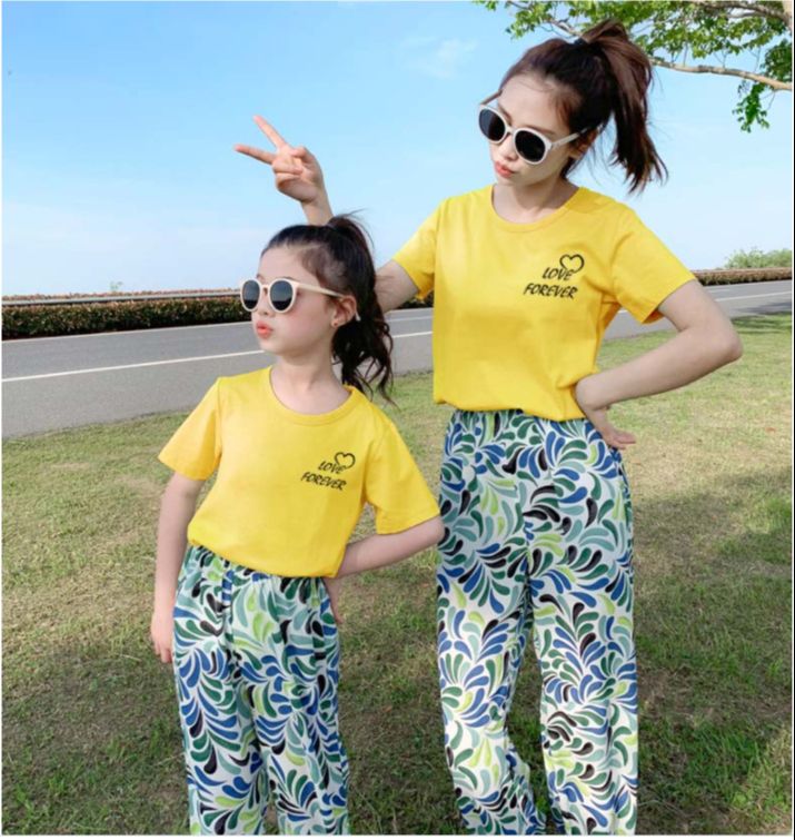 Sunny Day Rainbow Pattern Mother and Baby Couple T-Shirts, All Sizes from 6-90kg, Made of Smooth, Cool Cotton.