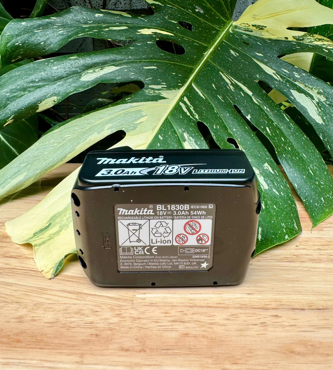 BN. Pin Makita BL1830B 18V/3.0Ah.