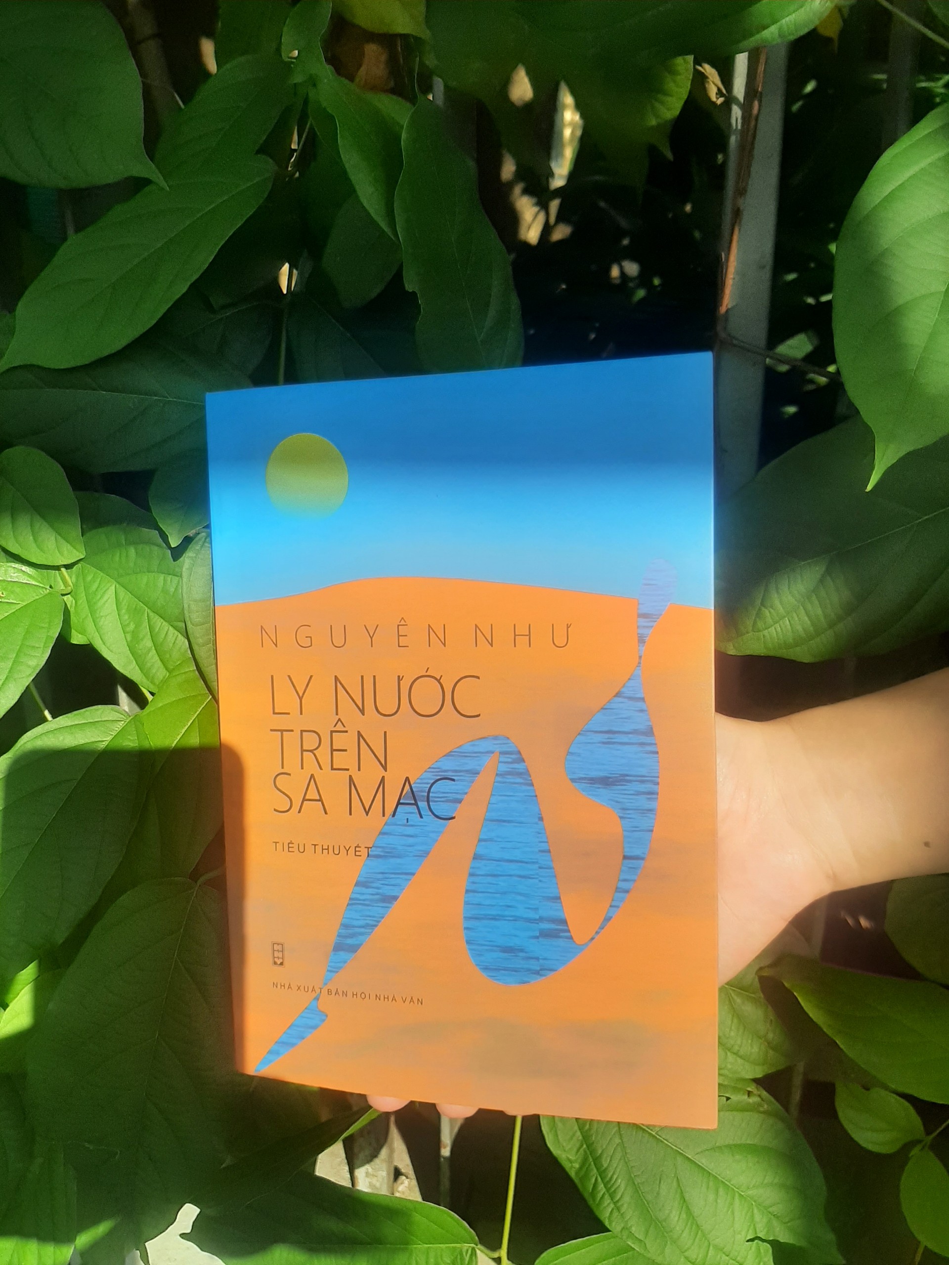 Ly nước trên sa mạc