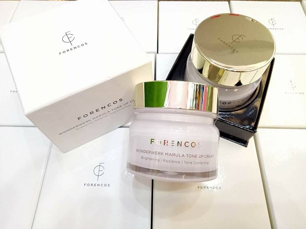 Kem dưỡng trắng da ban ngày Forencos Peptide Redensifying Intensive Cream giúp bạn có làn da trắng sáng nhanh chóng.
