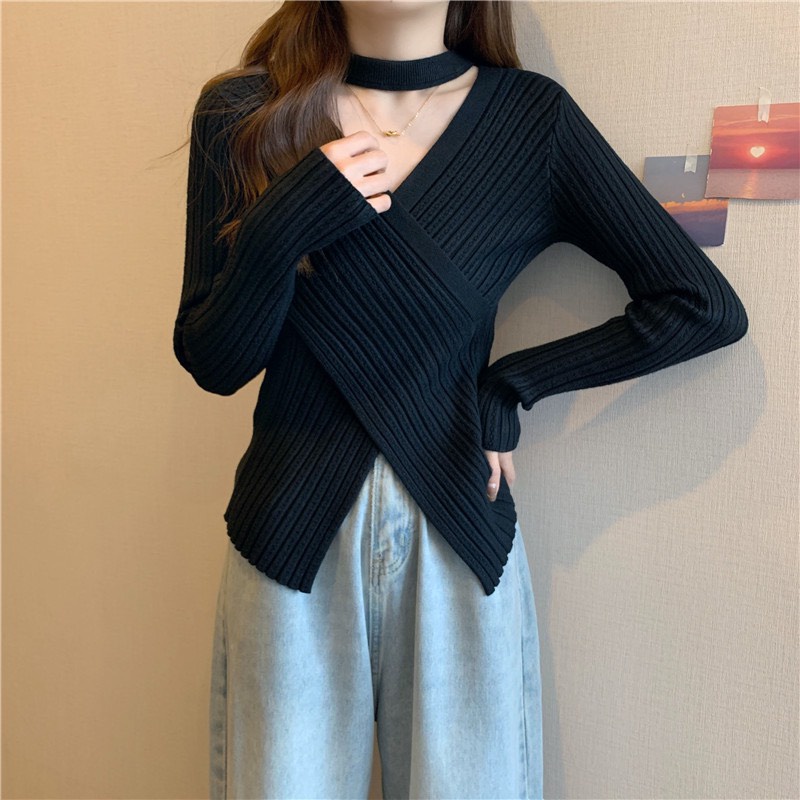 Áo len nữ undercool vạt chéo khoét cổ tim dây cổ choker thời trang