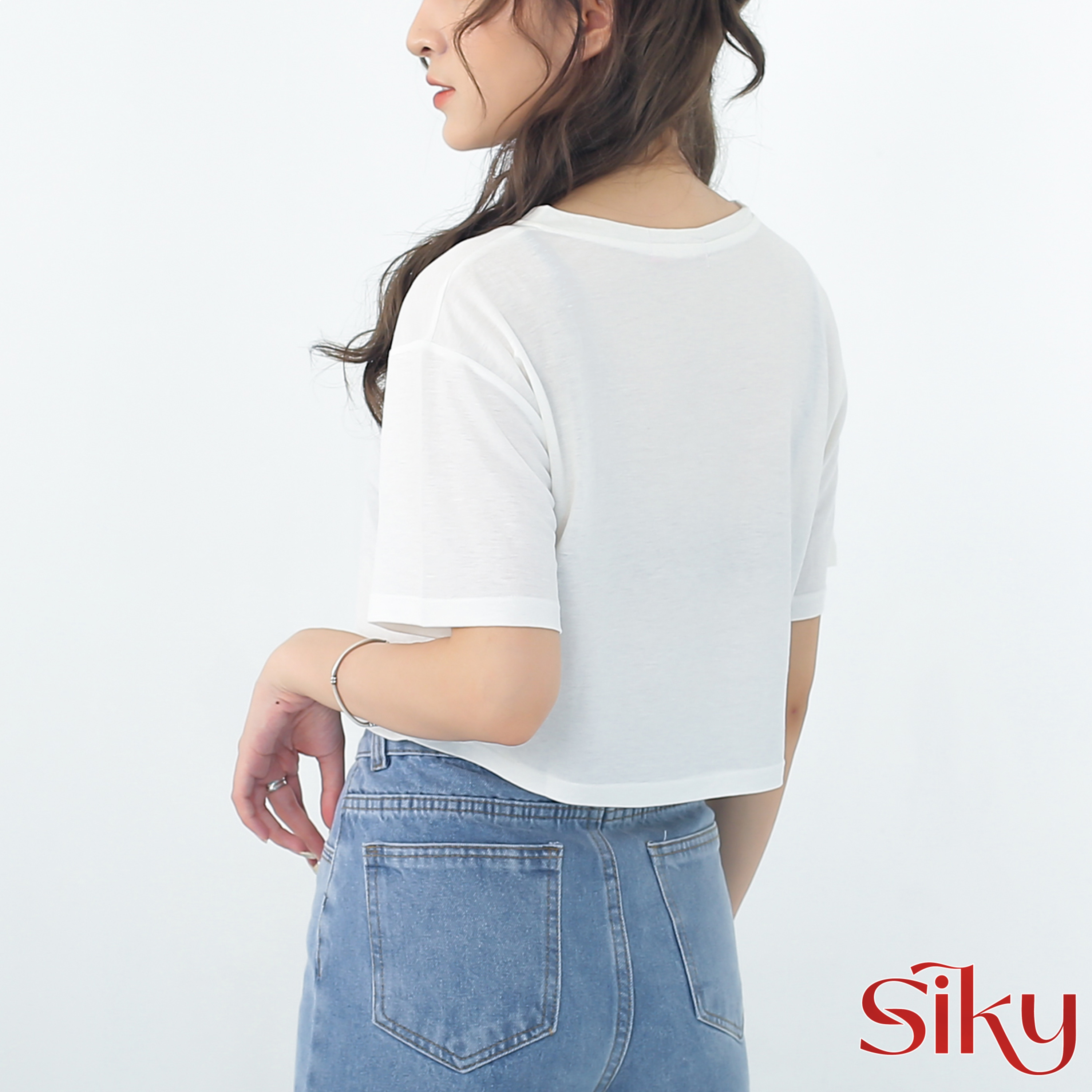 Áo croptop nữ SIKY form rộng cổ tim - CR02