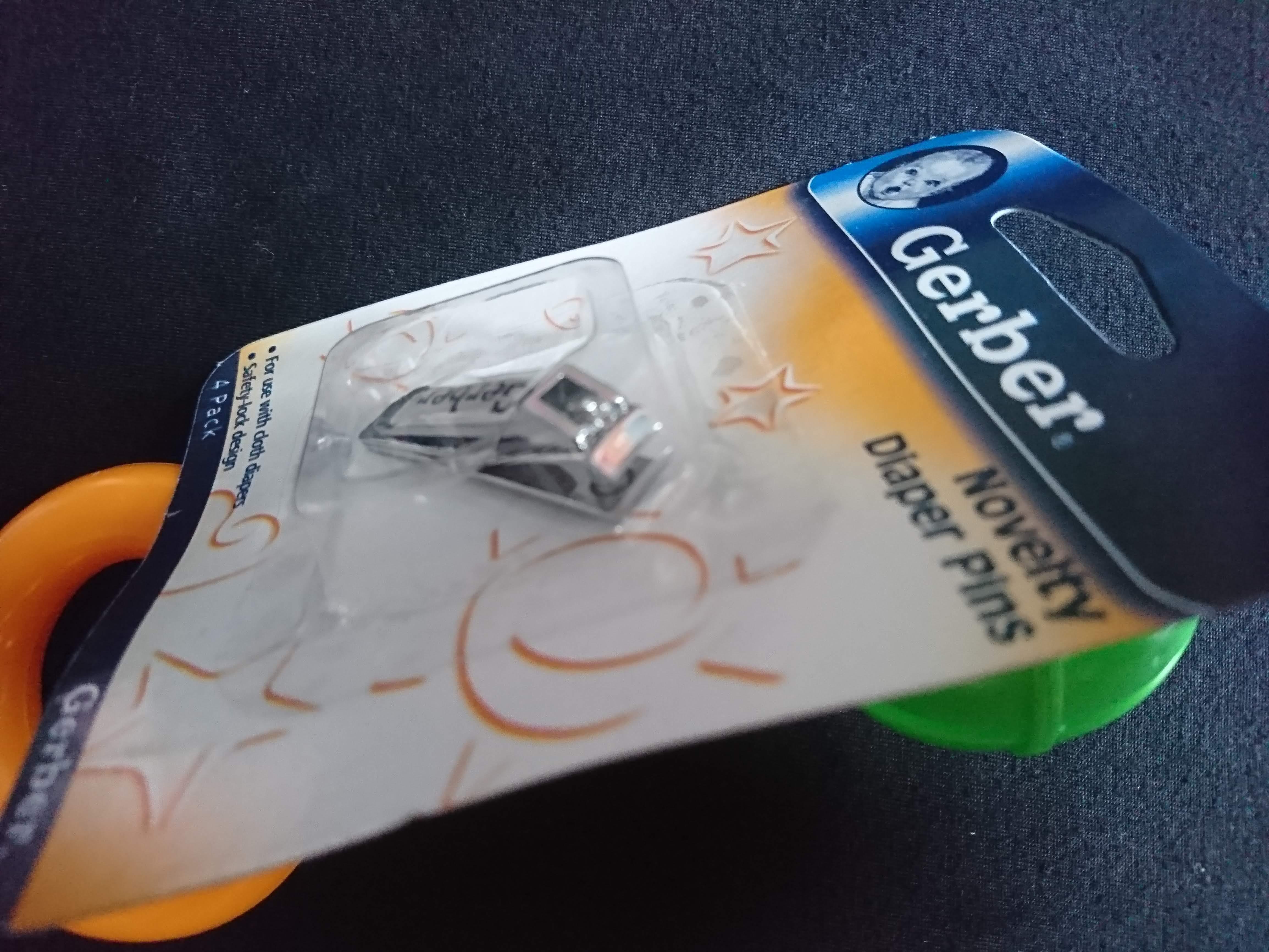 [HCM]Bấm móng cho bé Gerber