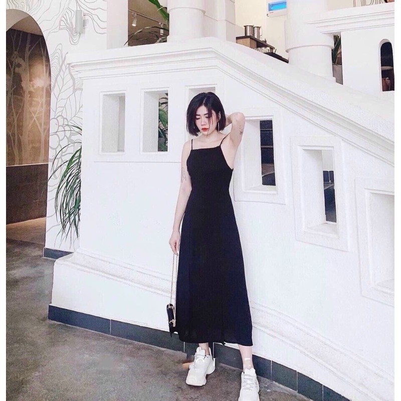 Đầm đen 2 dây xẻ tà
