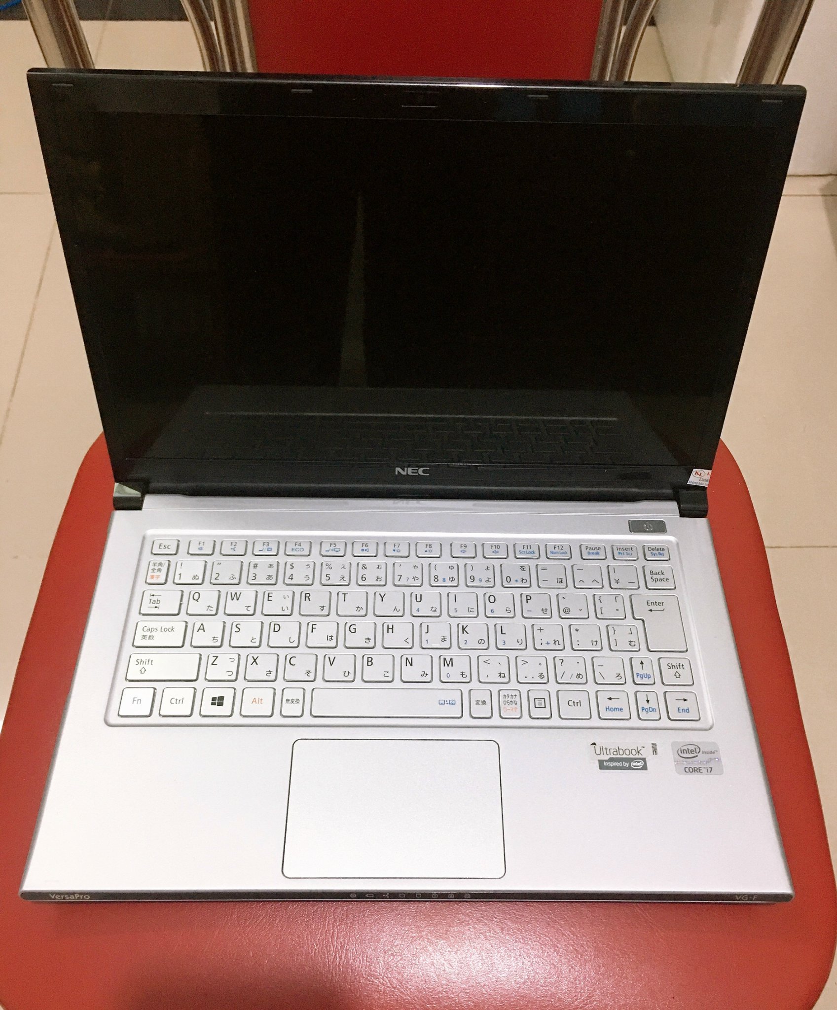 Laptop NEC VK18-i7/ RAM 4G/ SSD 128G/ 13.3 inch HD+ dòng siêu nhẹ.