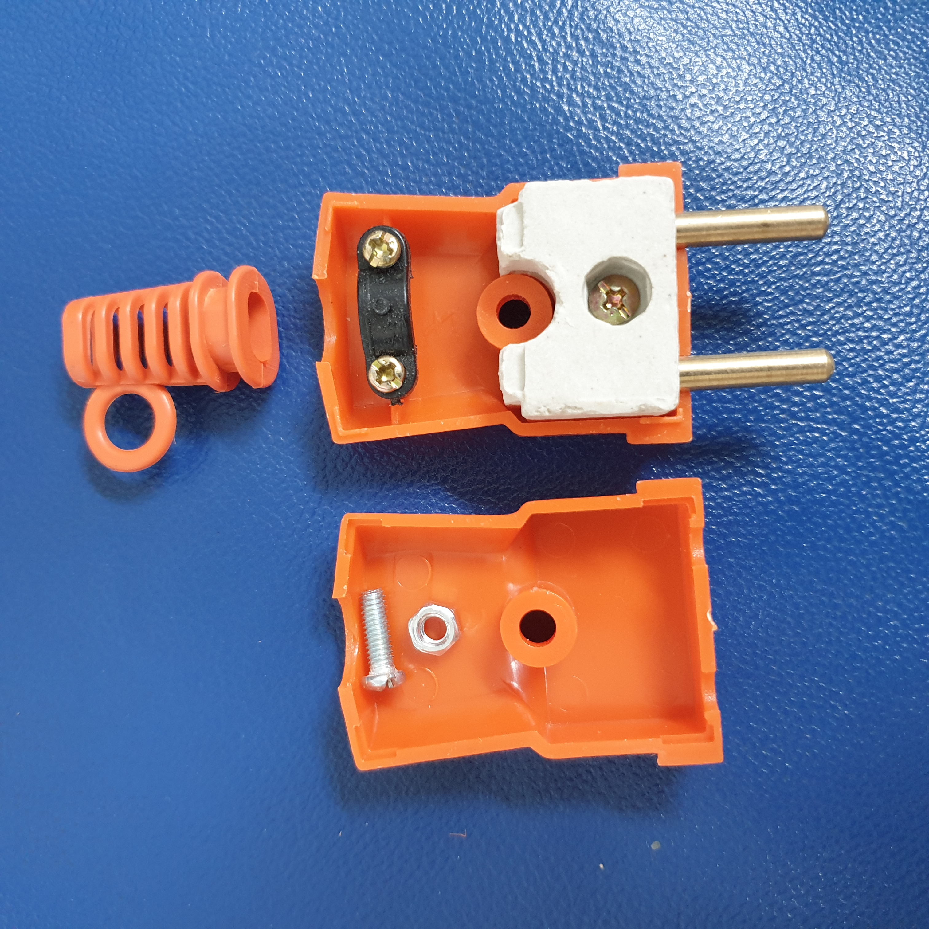 Phích cắm chịu tải 6000w