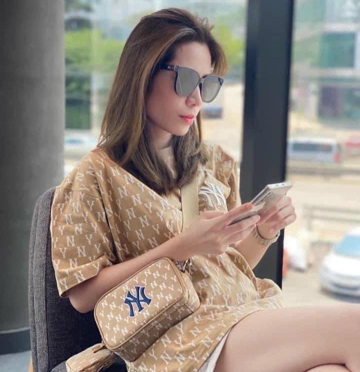 Túi đeo chéo nữ  dáng vuông  2 size