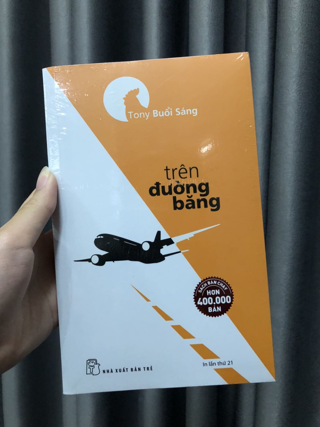 Sách - Trên Đường Băng (Tony Buổi Sáng) (NXBT)