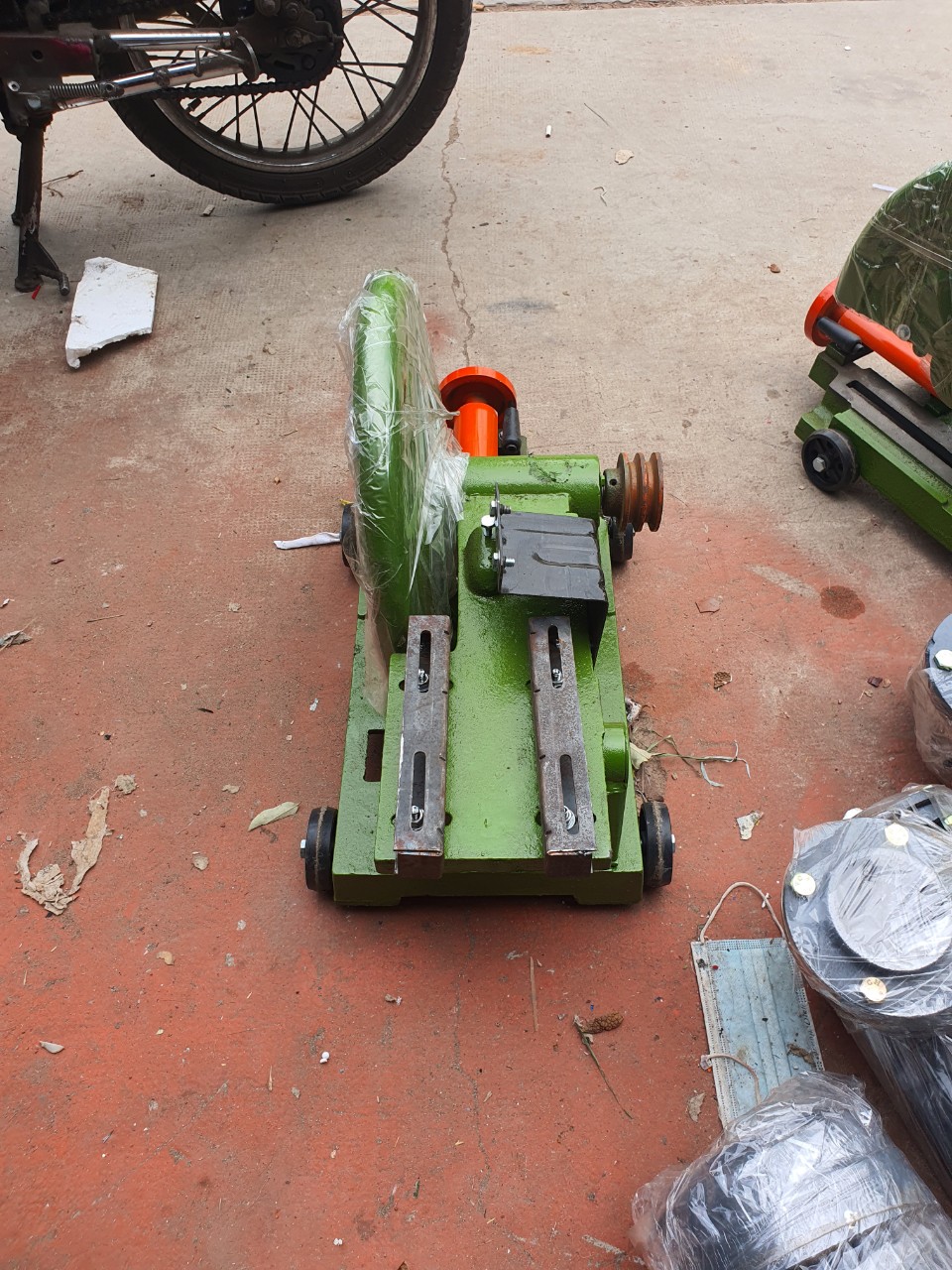 Khung cắt sắt 400mm ( chưa có motor)