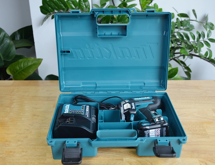 Máy vặn vít dùng pin Makita TD110DSYE