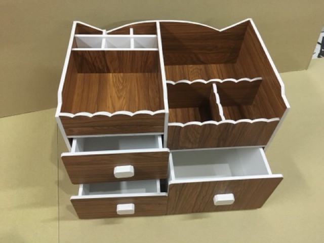 Kệ đựng mỹ phẩm màu gỗ