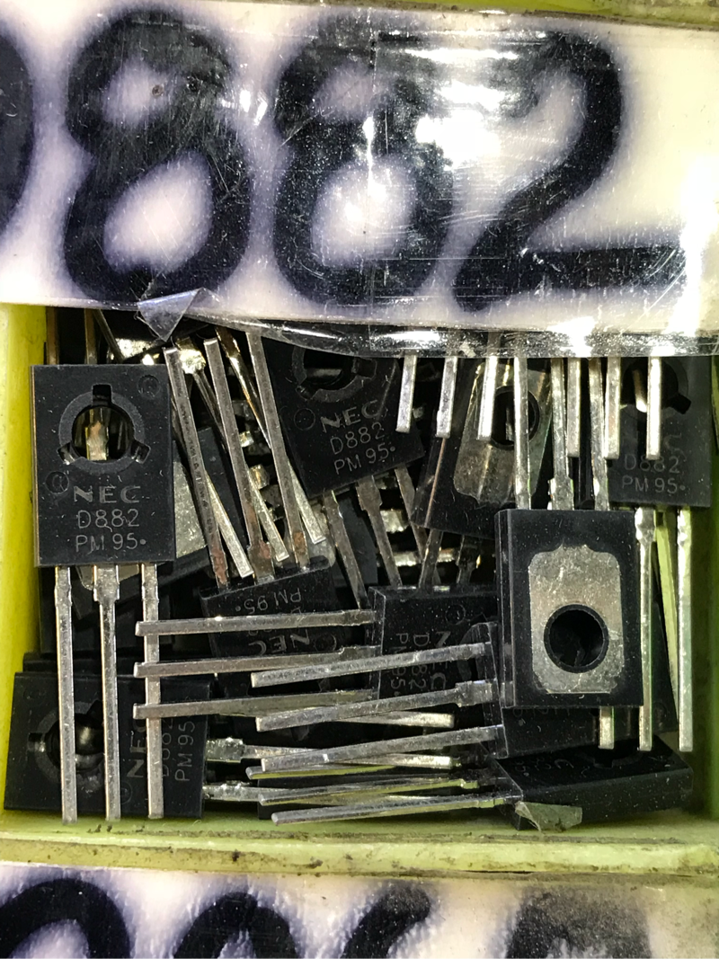 10 con bóng 3 chân d882 - 10cond882
