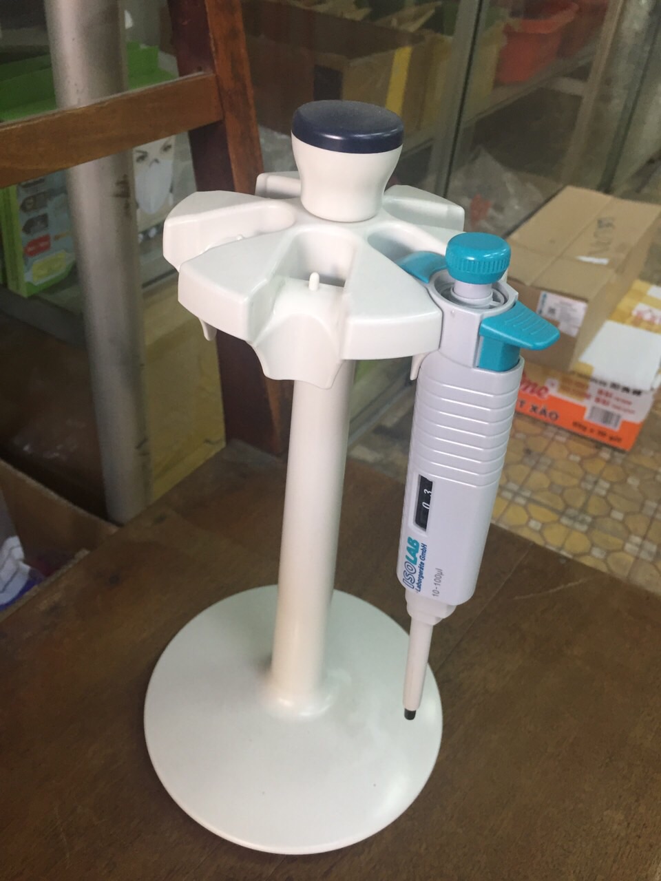 [HCM]Gia treo micropipet 6 vi tri