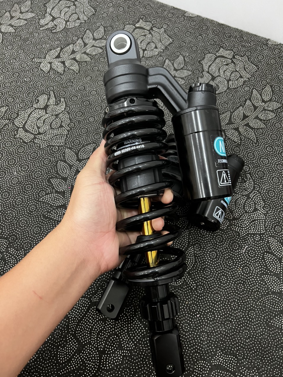Phuộc Sau có bình dầu cho Airblade
