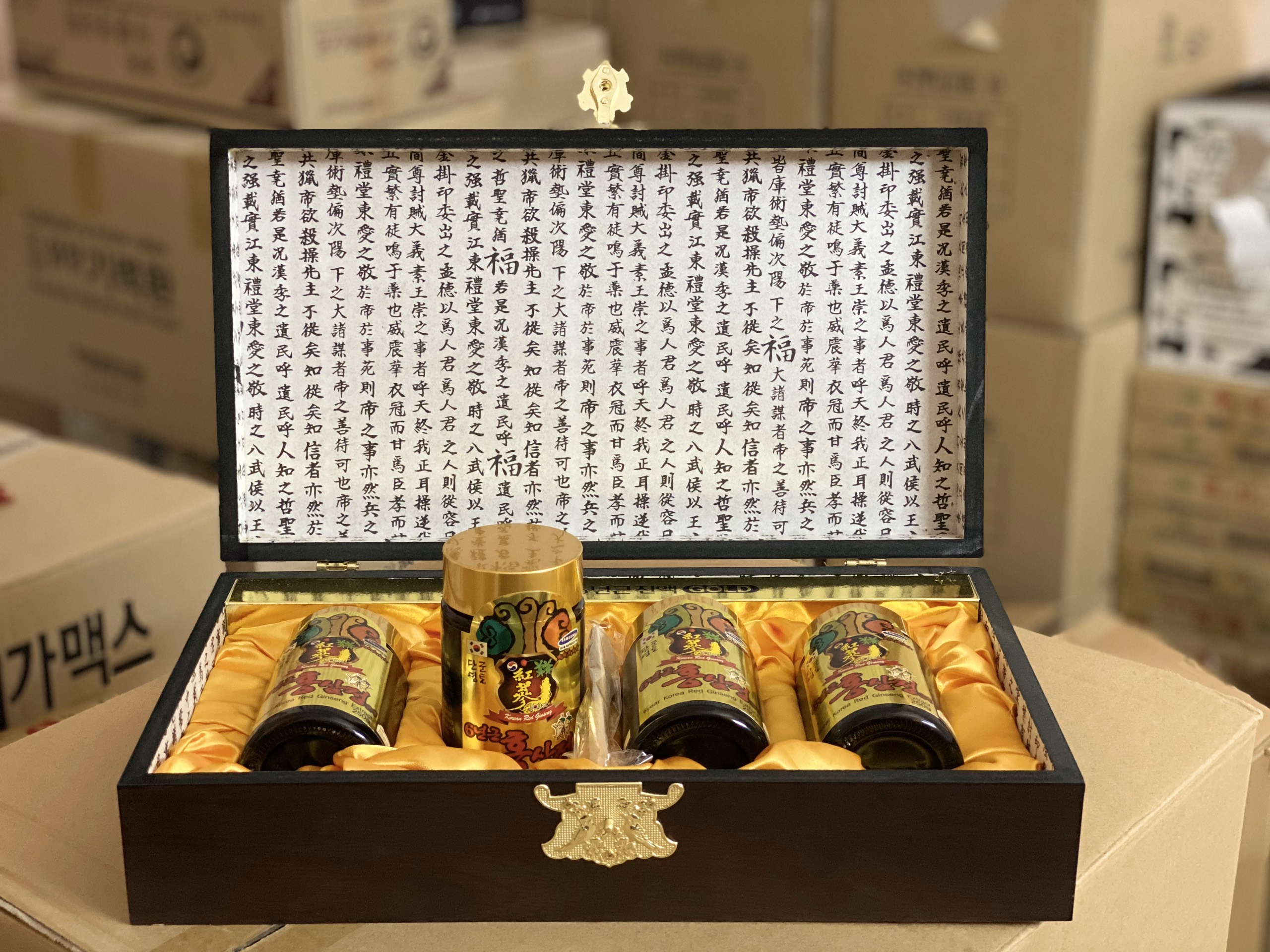 [CHÍNH HÃNG] Cao hồng sâm Kanghwa 6 năm tuổi Hàn Quốc hộp 4 lọ x 250gr - bồi bổ cơ thể, tăng sức đề kháng, tốt cho người cao tuổi