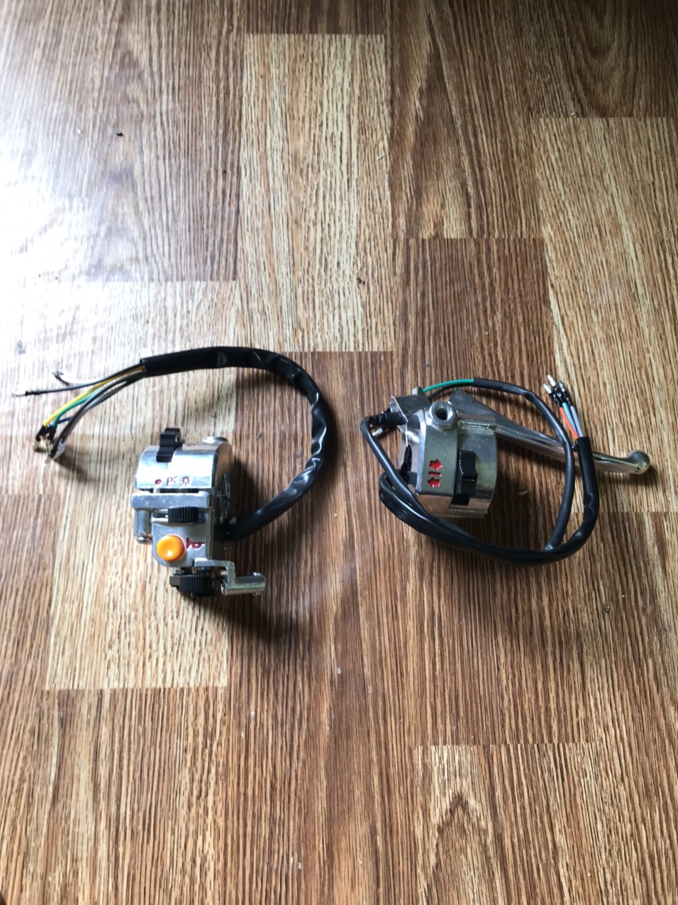 CÙM CÔNG TẮC CÚP 82 NHẬT CŨ CÓ HOẶC KHÔNG ĐỀ TRÁI PHẢI LÊN ZIN KHÔNG CHẾ CHÁO SẢN PHẨM UY TÍN CHẤT LƯỢNG TỪ SH PHỤ TÙNG