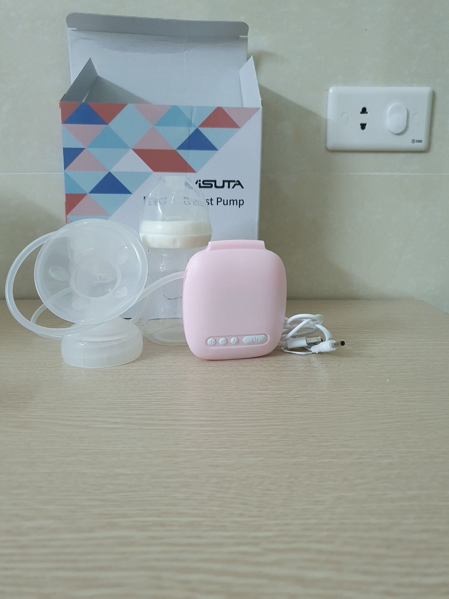 Máy hút sữa điện Misuta