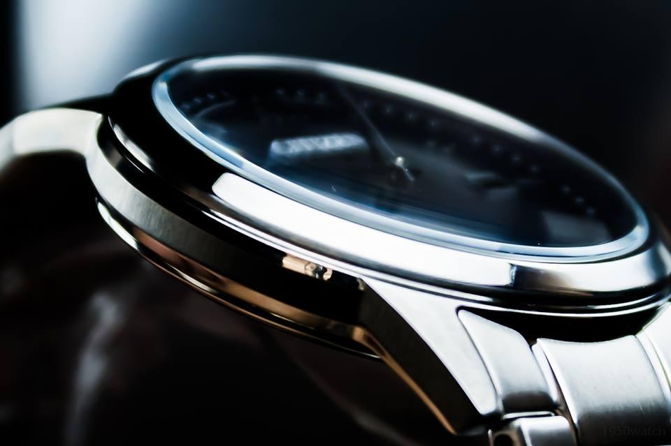 Đồng hồ Citizen AW1231-58L.