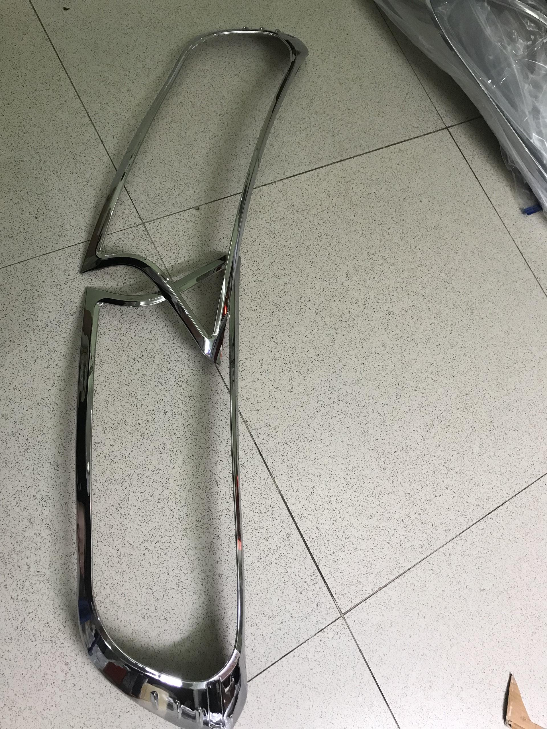 Bộ ốp viền đèn  pha xe Ranger 2015-2019