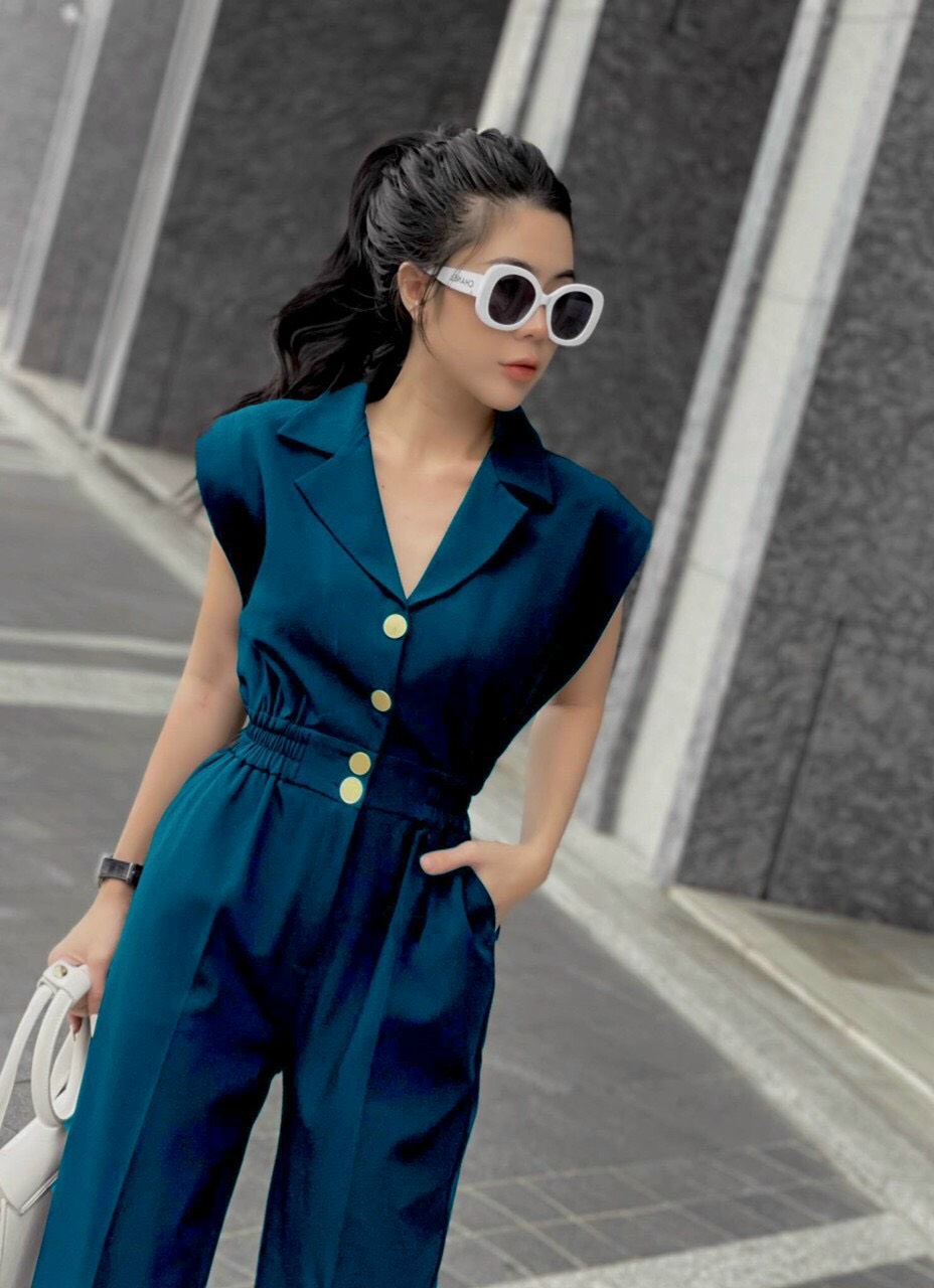 jumpsuits cổ v hàn quốc vải lụa loại 1 có size M,l,XL