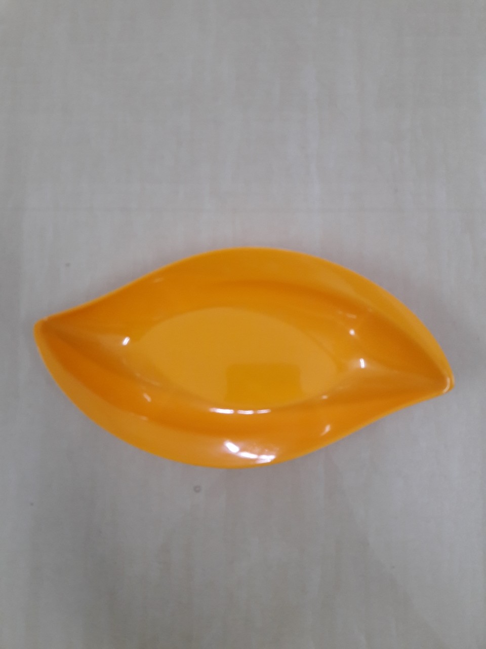 Dĩa chiếc lá melamine đủ 4 màu dày dặn (01) (Ảnh thật)