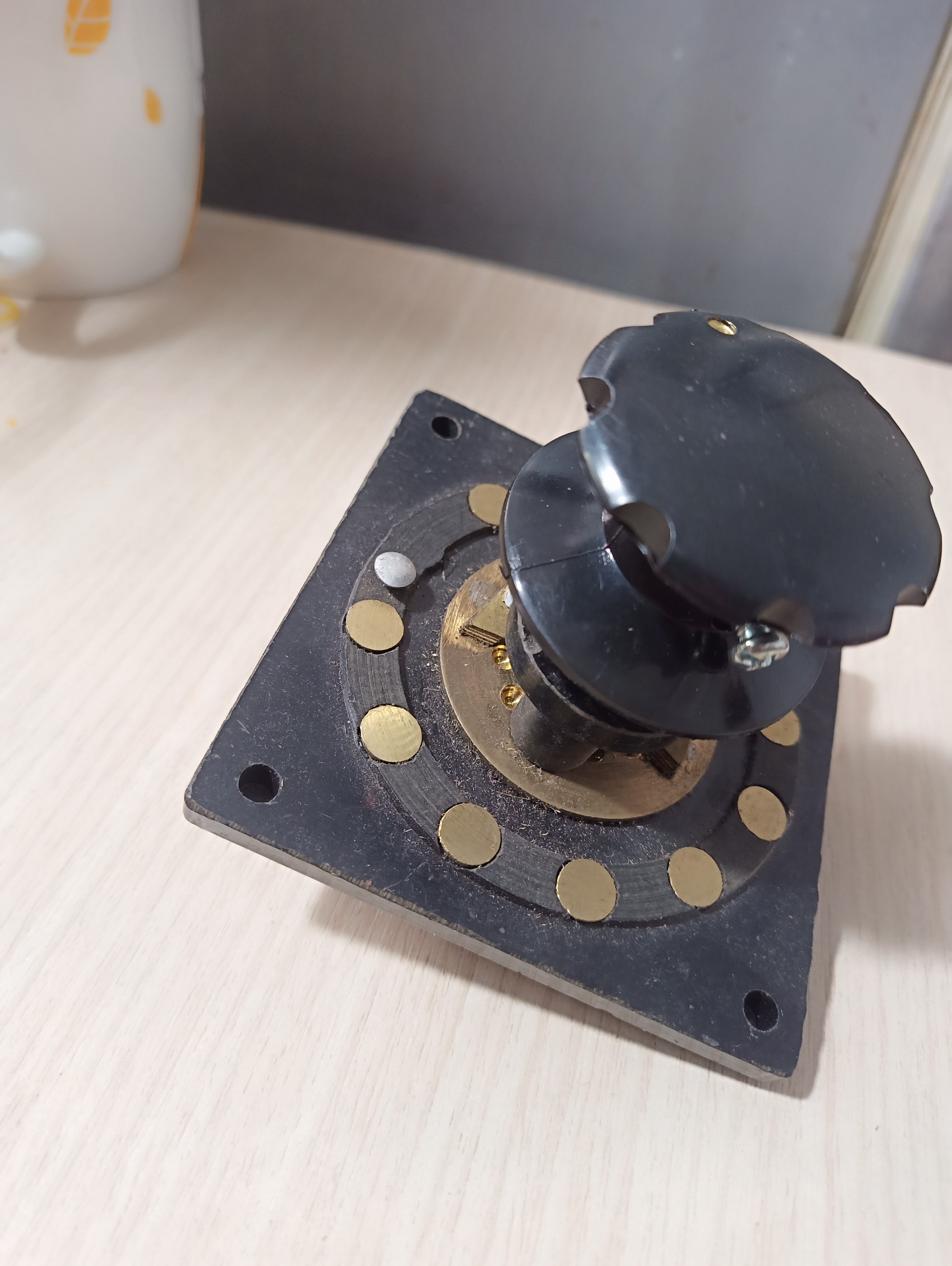 Screw knob volume, Galet 6ly