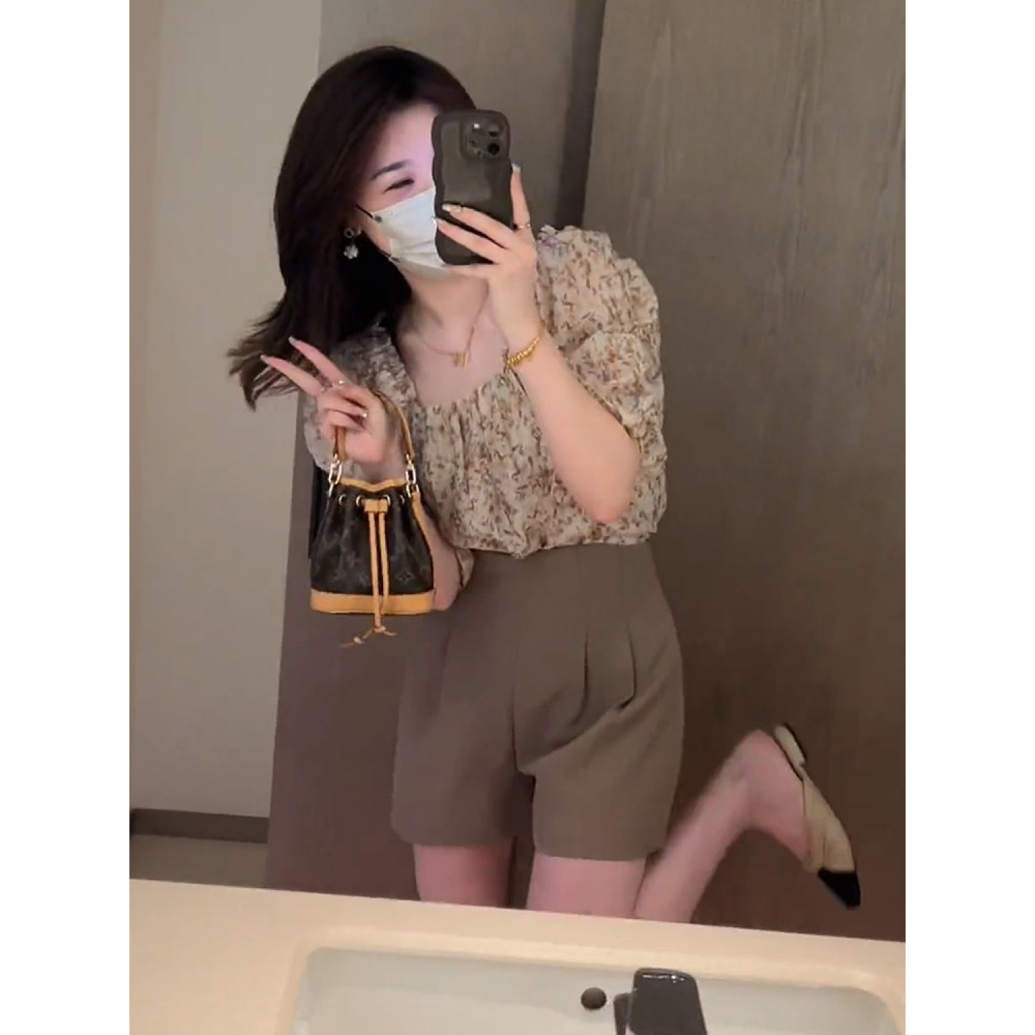(50-90 KG) QUẦN SORT NÂU CHÍT LY EO CHẤT COTTON MÁT CO GIÃN THOẢI MÁI.