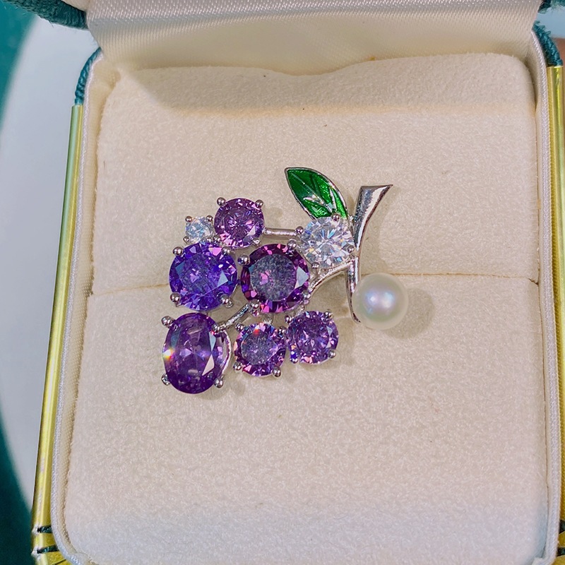 Bling Stone Vine brooch