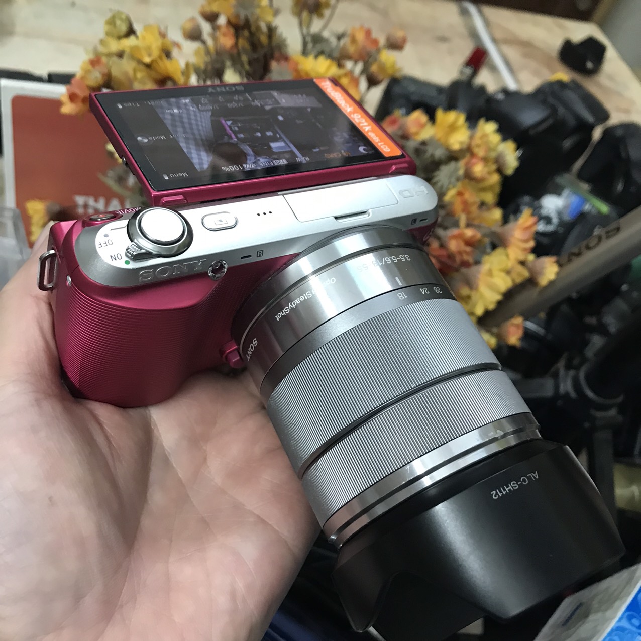 Máy ảnh Sony Nex C3 kèm ống kính 18-55 quay chụp tốt