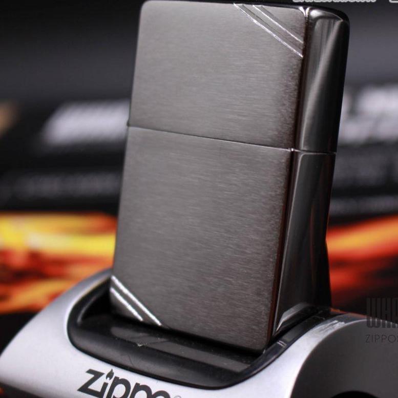 Zippo 230 - Vintage Brushed Chrome Zippo