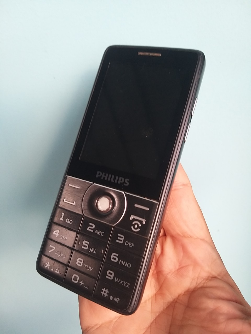 Điện thoại Philips E570