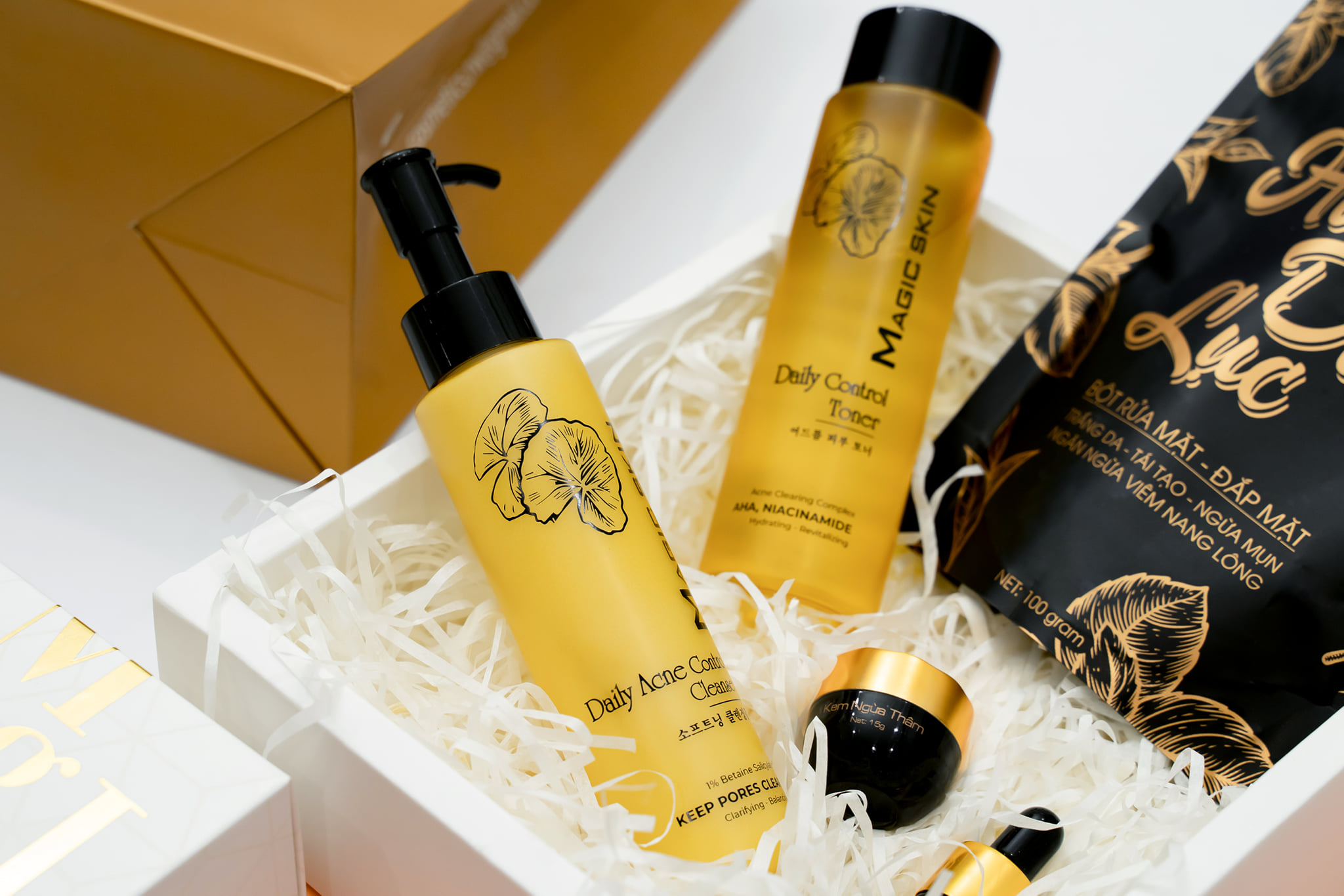 Nước cân bằng cấp ẩm dưỡng da Toner Magic Skin Daily Control Toner
