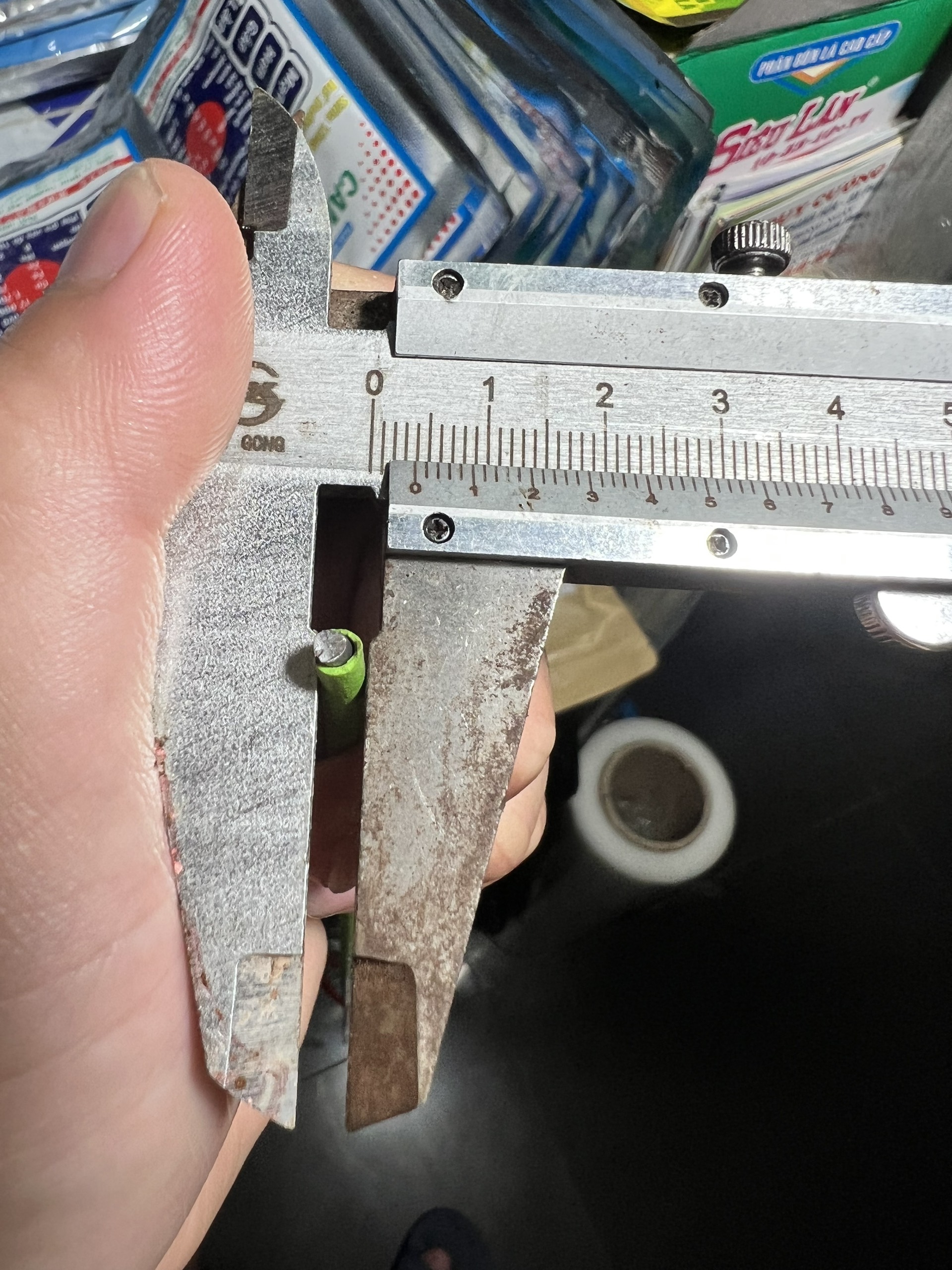 13 (1kg) Que cắm lan xanh dài 1m 4ly