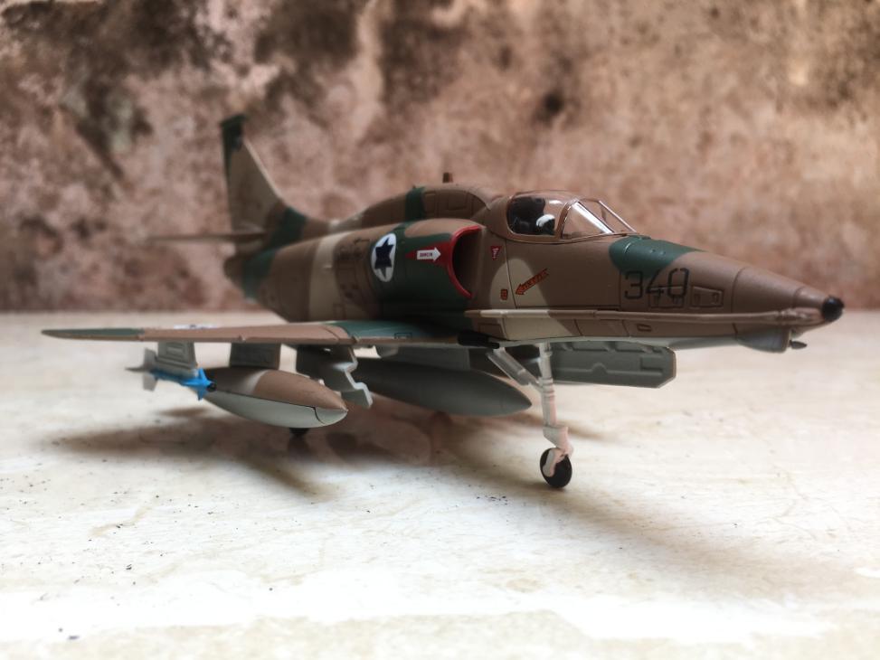 [HCM]Mô hình Máy bay SkyHawK - A 4M  1:72