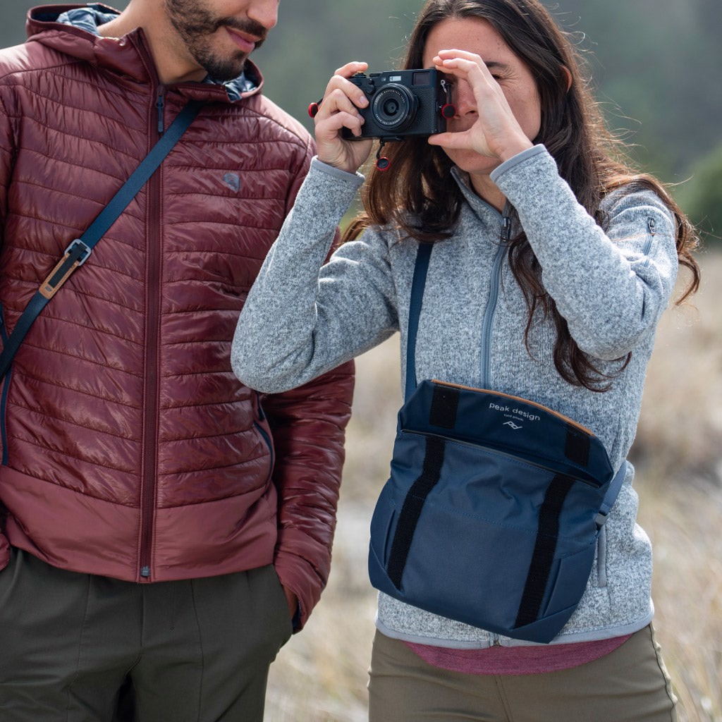 Túi đeo chéo Peak Design Field Pouch