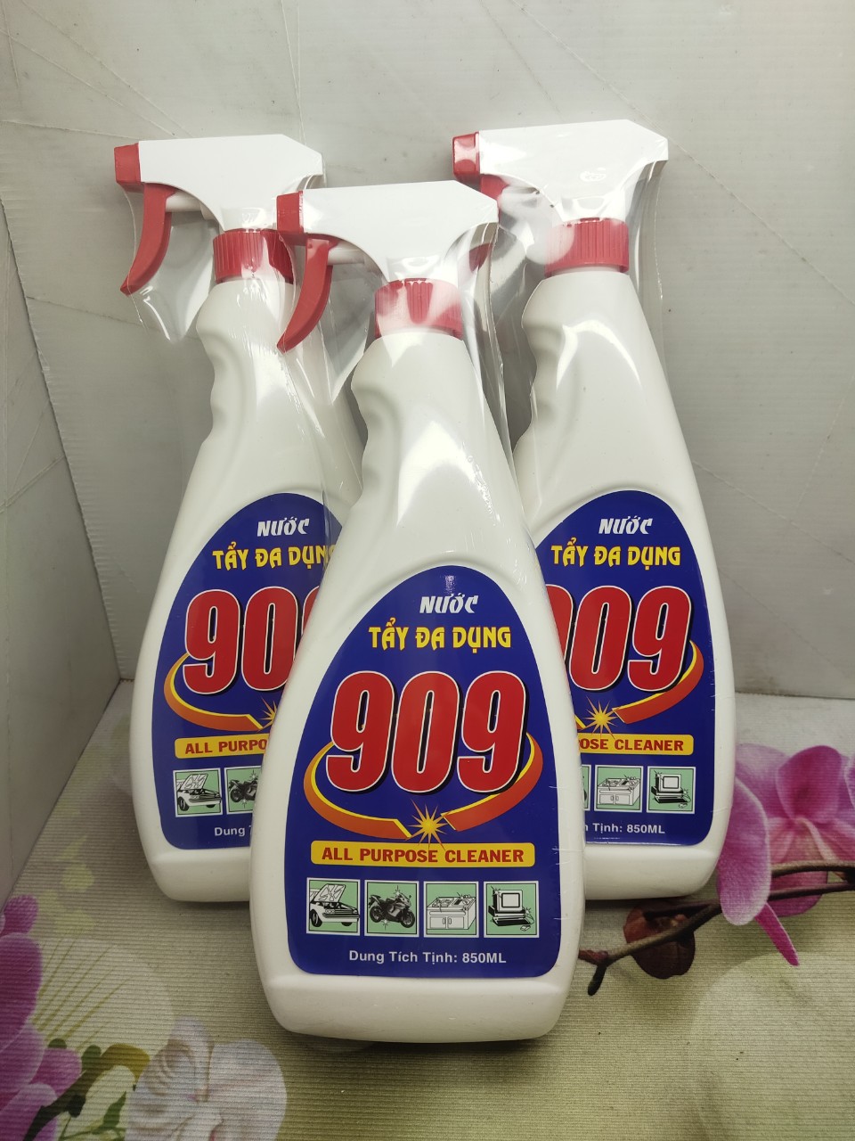 thùng chai tẩy đa năng 909 ( 1 thùng )