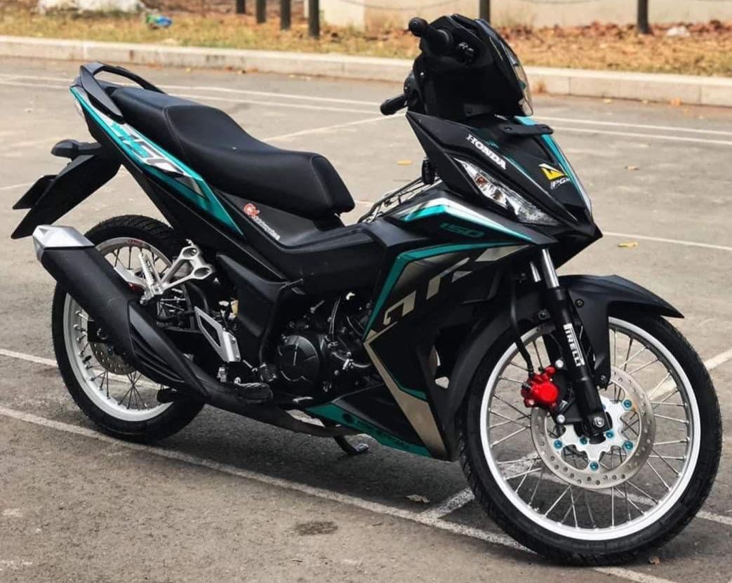 Tem xe winner GTR crom dán xe đen