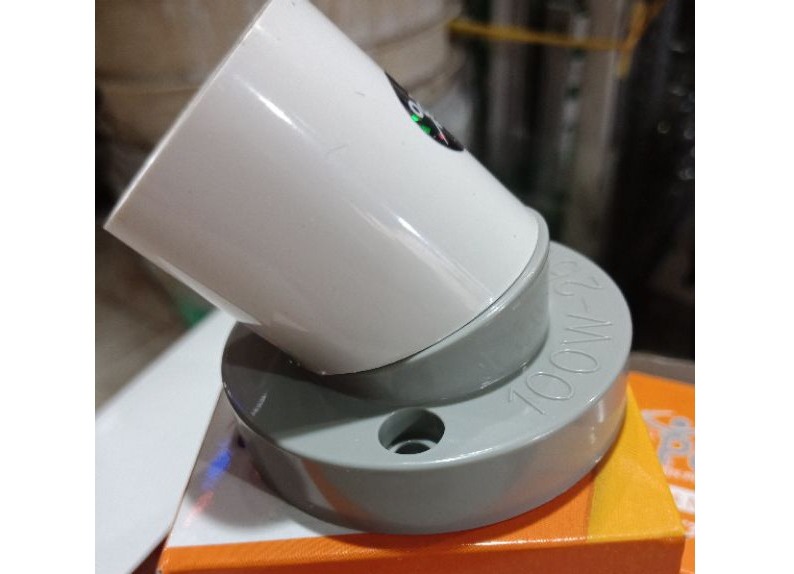 [HCM]Đuôi đèn xoáy bắt tường đa năng PiPo (xoay 180 độ)
