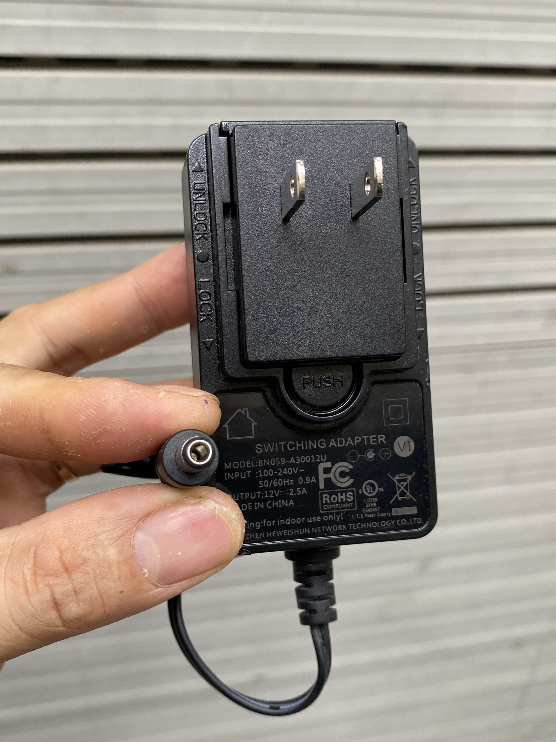 Adapter nguồn bộ phát wifi Tenda 12V 2.5A