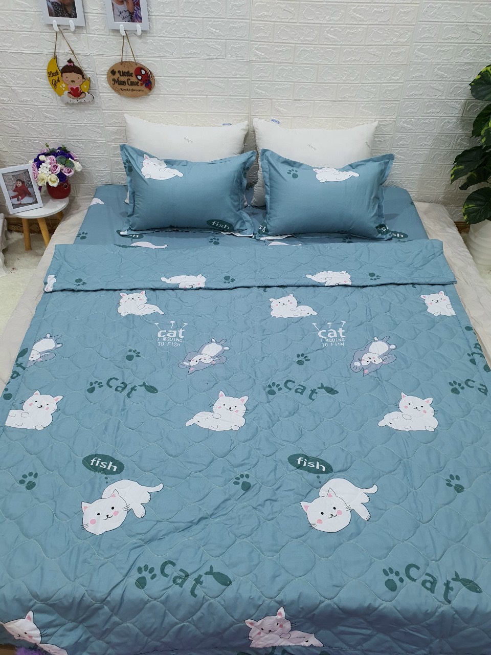 Bộ Chăn Ga Gối Cotton Poly - Hình Mèo Acat ( 3 Món , 4 Món , 5 Món ) Tiệm Nhà Cá