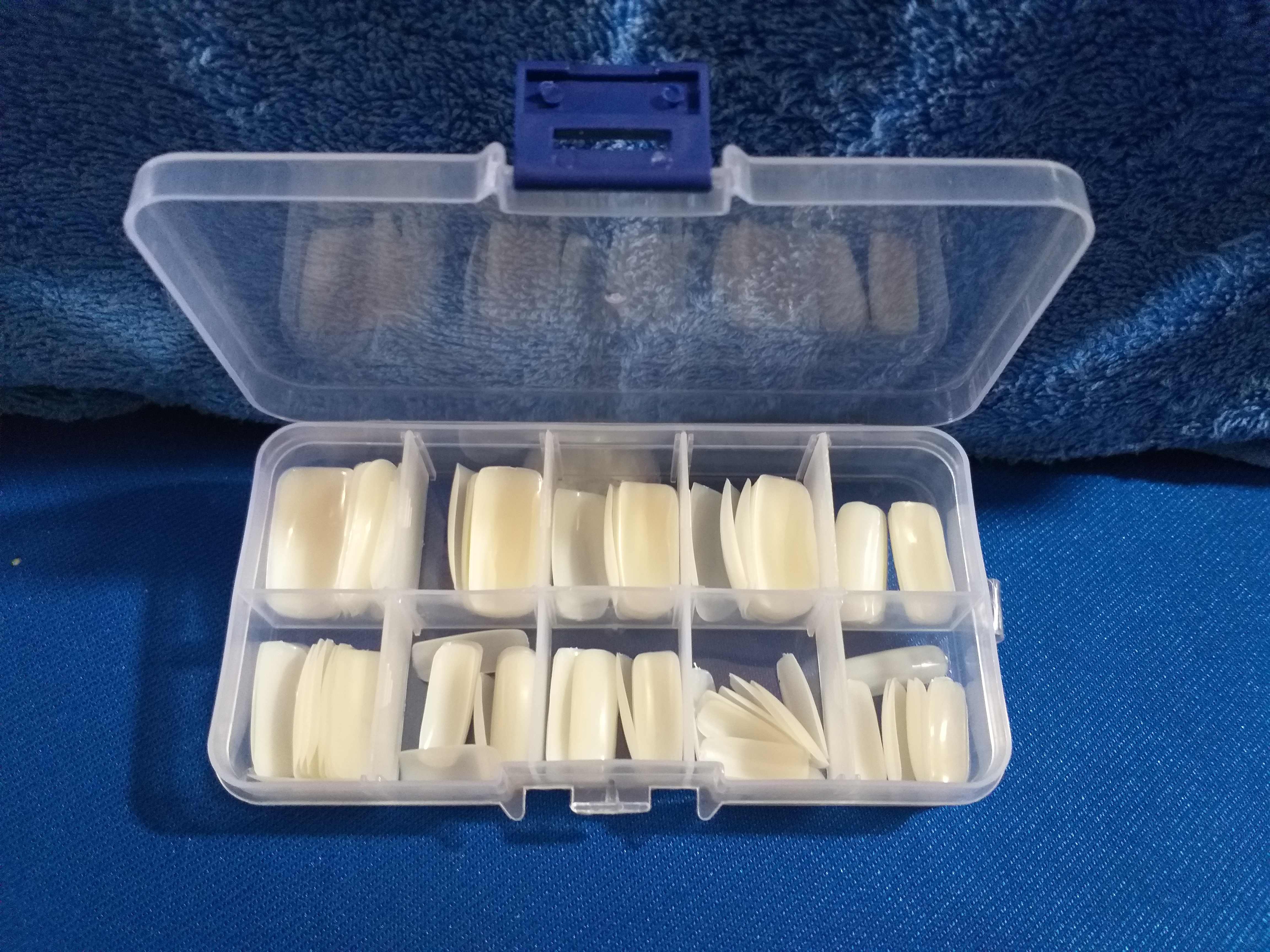 SET 100 MÓNG TAY GIẢ CÓ HỘP (PHOM VUÔNG)