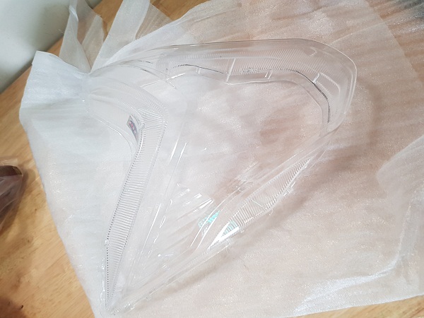 Mica đèn trước Honda Sonic