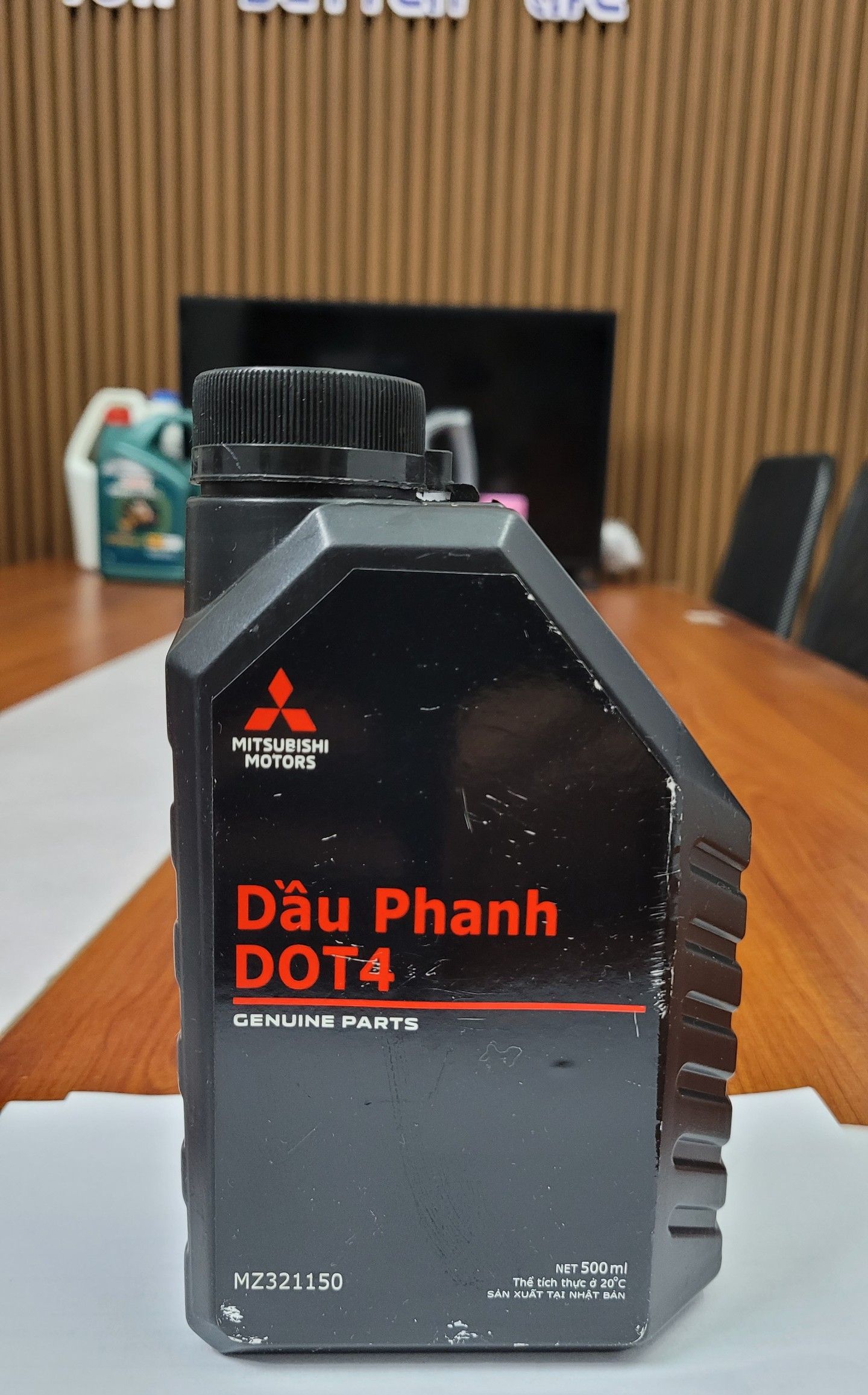 Dầu phanh Mitsubishi DOT3 & DOT4 Genuine parts bình 500ml (nhập khẩu JAPAN)