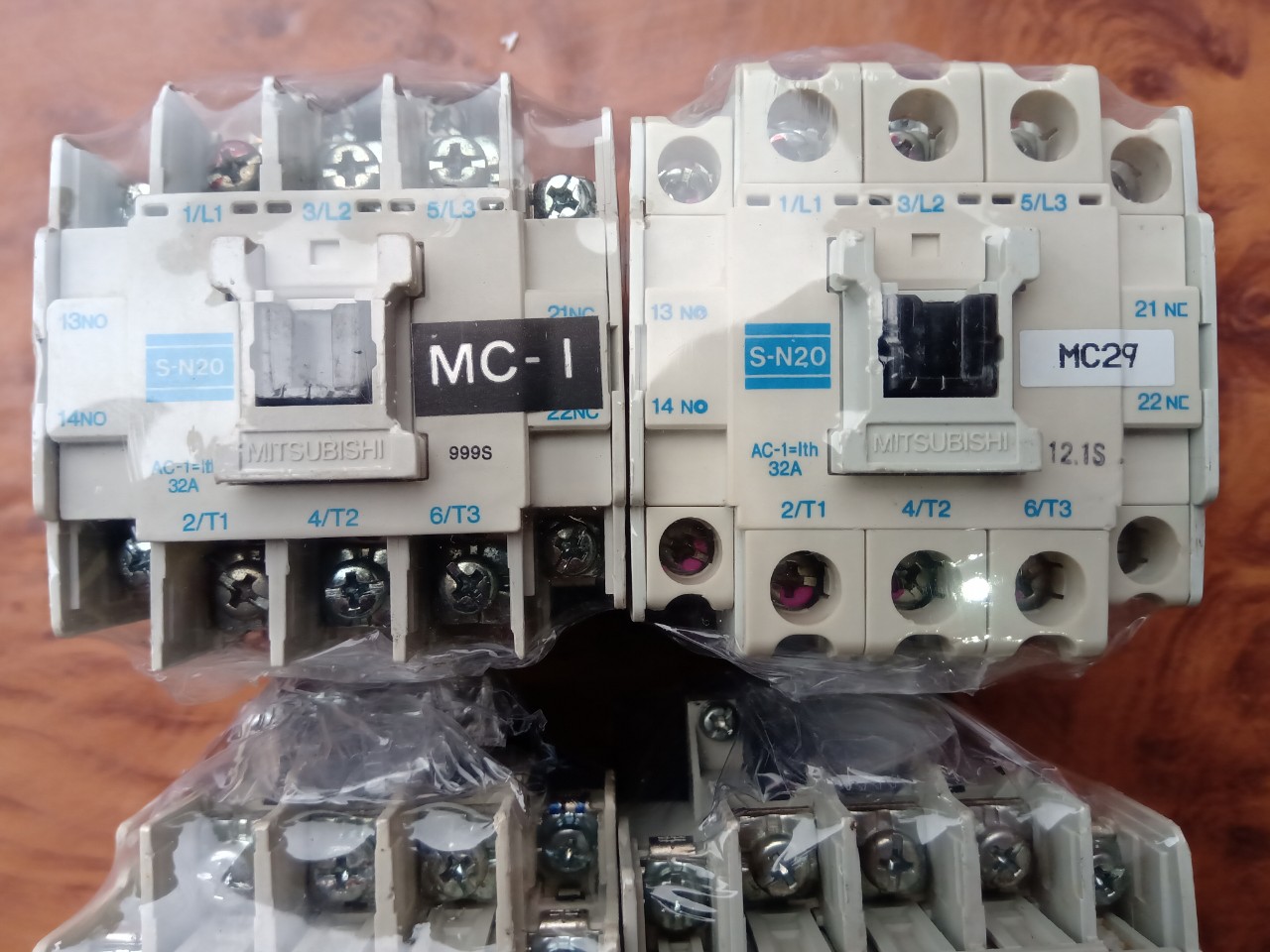 KHỞI CONTACTOR NHẬT BẢN 20A 21A