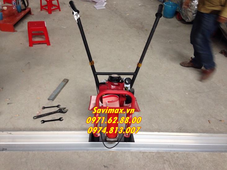 Máy đầm thước Honda GX35 kèm thước 2M