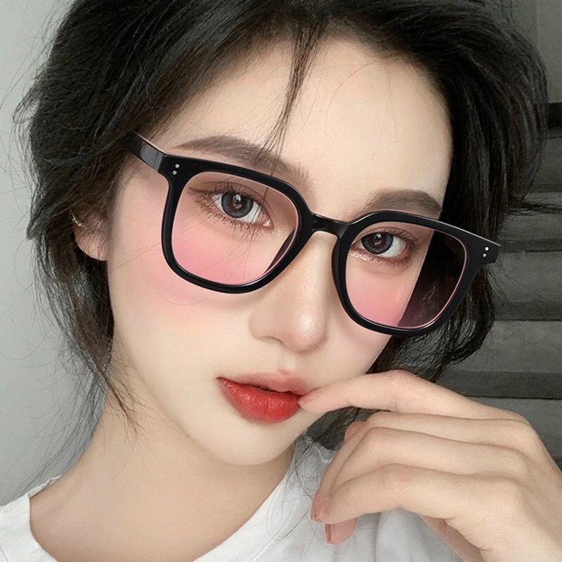 Kính 2 chấm hot girl from vừa