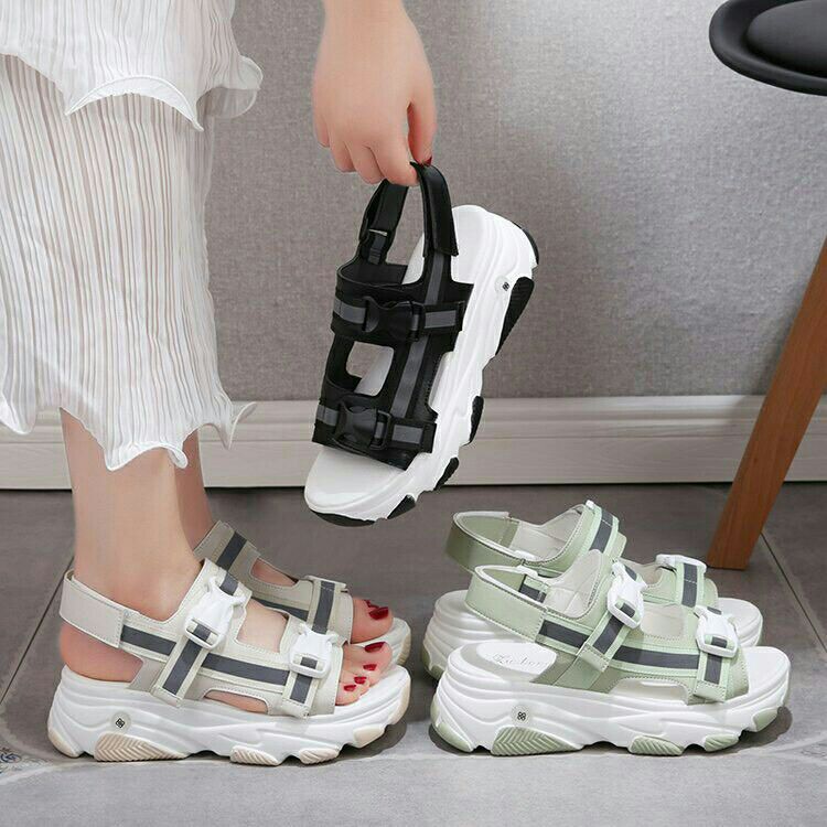 Sandal Học Sinh Nữ 2 quai phản quang khóa bấm