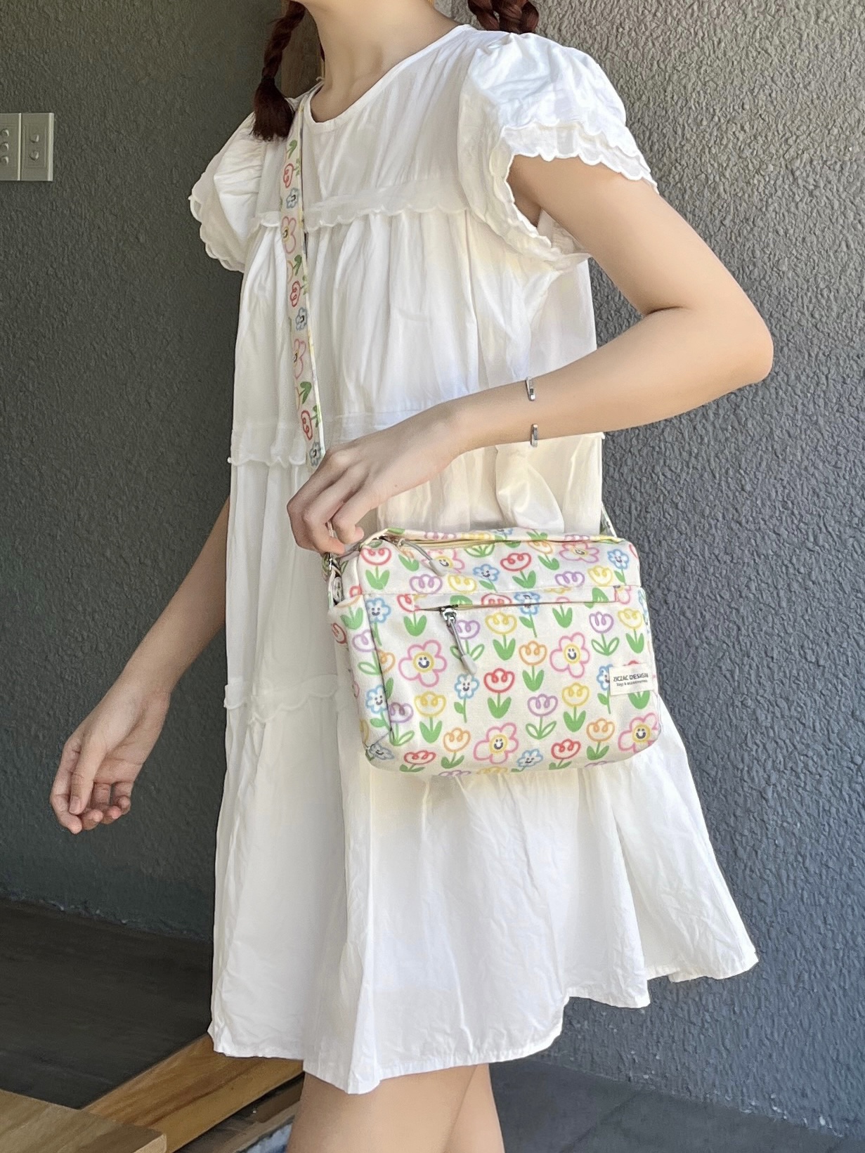 Túi đeo chéo màu kem in hình - Layla CrossBag