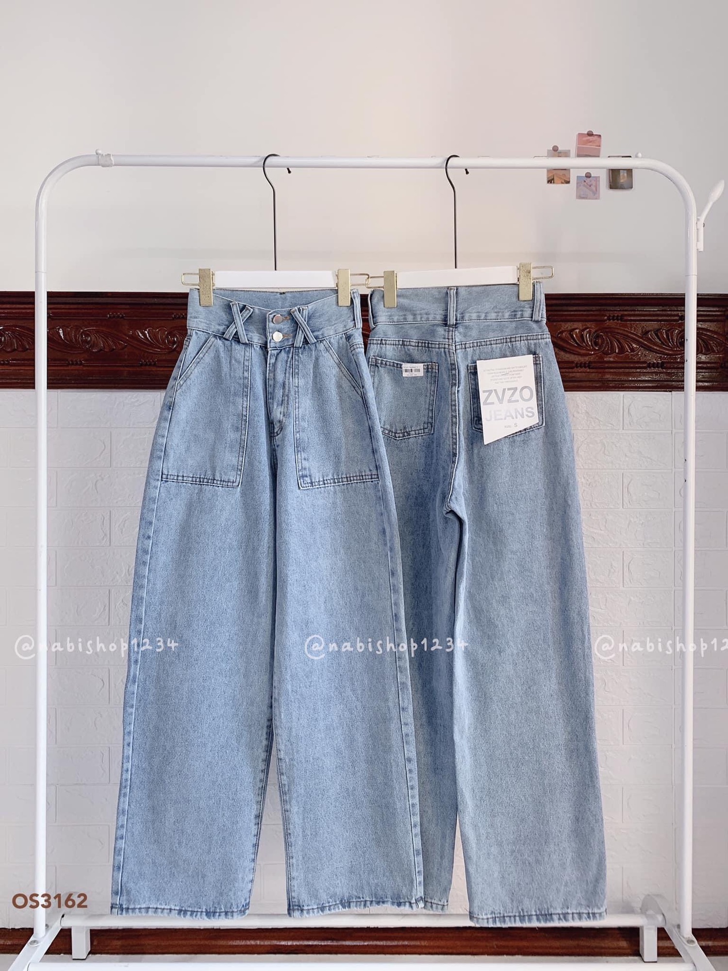 BAGGY JEANS 2 NÚT TÚI ĐẮP